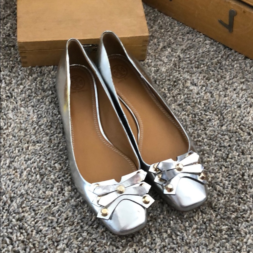 Tory Burch Aurora Silver  Bow Flats